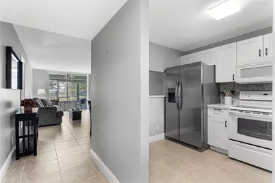 9700 Sunrise Lakes Boulevard #101, Sunrise, FL 33322 - Photo 3
