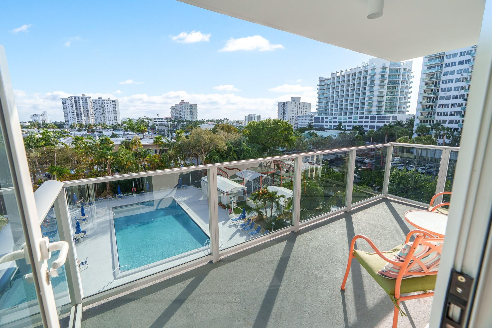 3333 NE 34th St #522 main architectural view