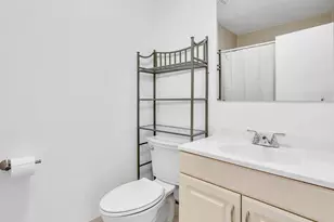 8911 NW 28th Dr, Coral Springs, FL 33065 - Photo 29