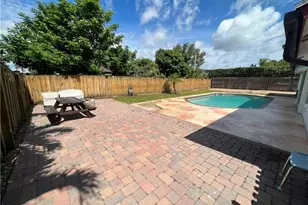 230 SW 1st St, Pompano Beach, FL 33060 - Photo 17