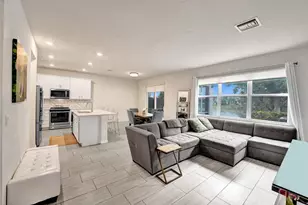 5068 Greenway Dr, Hollywood, FL 33021 - Photo 5