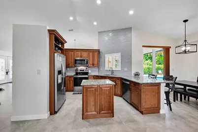 4910 NW 104th Avenue, Coral Springs, FL 33076 - Photo 13