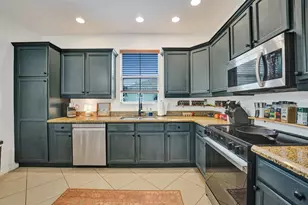 2977 St John Dr, Hollywood, FL 33024 - Photo 31