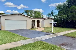 9061 SW 54th St, Cooper City, FL 33328 - Photo 3