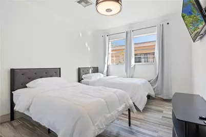 19340 NE 19 Avenue, Miami, FL 33179 - Photo 35