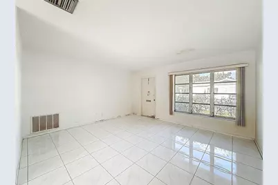 8310 NW 59th Court, Tamarac, FL 33321 - Photo 9