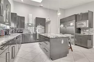 8324 NW 80 St, Tamarac, FL 33321 - Photo 13