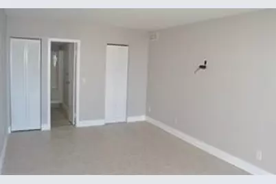 13499 Biscayne Boulevard #1106, North Miami, FL 33181 - Photo 5