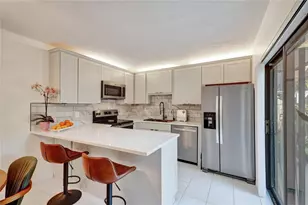 9925 NW 6th Ct, Plantation, FL 33324 - Photo 7