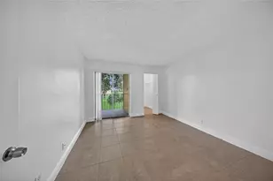 913 Meadows Cir, Boynton Beach, FL 33436 - Photo 7