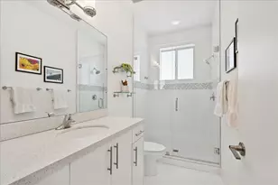 2610 NE 213th St, Miami, FL 33180 - Photo 13