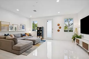 2610 NE 213th St, Miami, FL 33180 - Photo 5