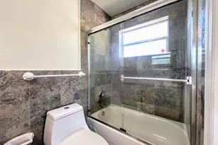 758 NE 13th Ct, Fort Lauderdale, FL 33304 - Photo 21