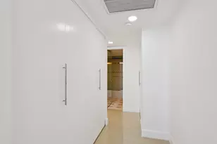 6450 Collins Ave, Miami Beach, FL 33141 - Photo 23