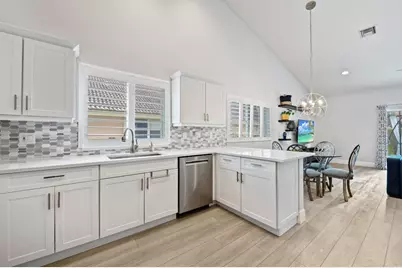 732 Crescent Way, Weston, FL 33326 - Photo 9