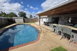 9410 NW 14th St, Pembroke Pines, FL 33024 - Photo 5