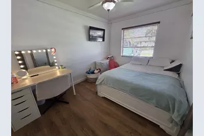 9410 NW 14th Street, Pembroke Pines, FL 33024 - Photo 19