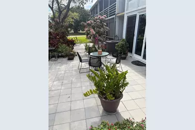 211 N Oakridge #211, Deerfield Beach, FL 33442 - Photo 5