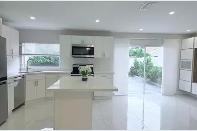 621 Lakeshore Terrace, Davie, FL 33325 - Photo 17