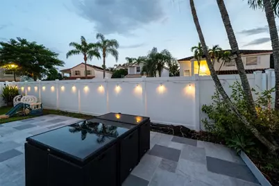 621 Lakeshore Terrace, Davie, FL 33325 - Photo 45