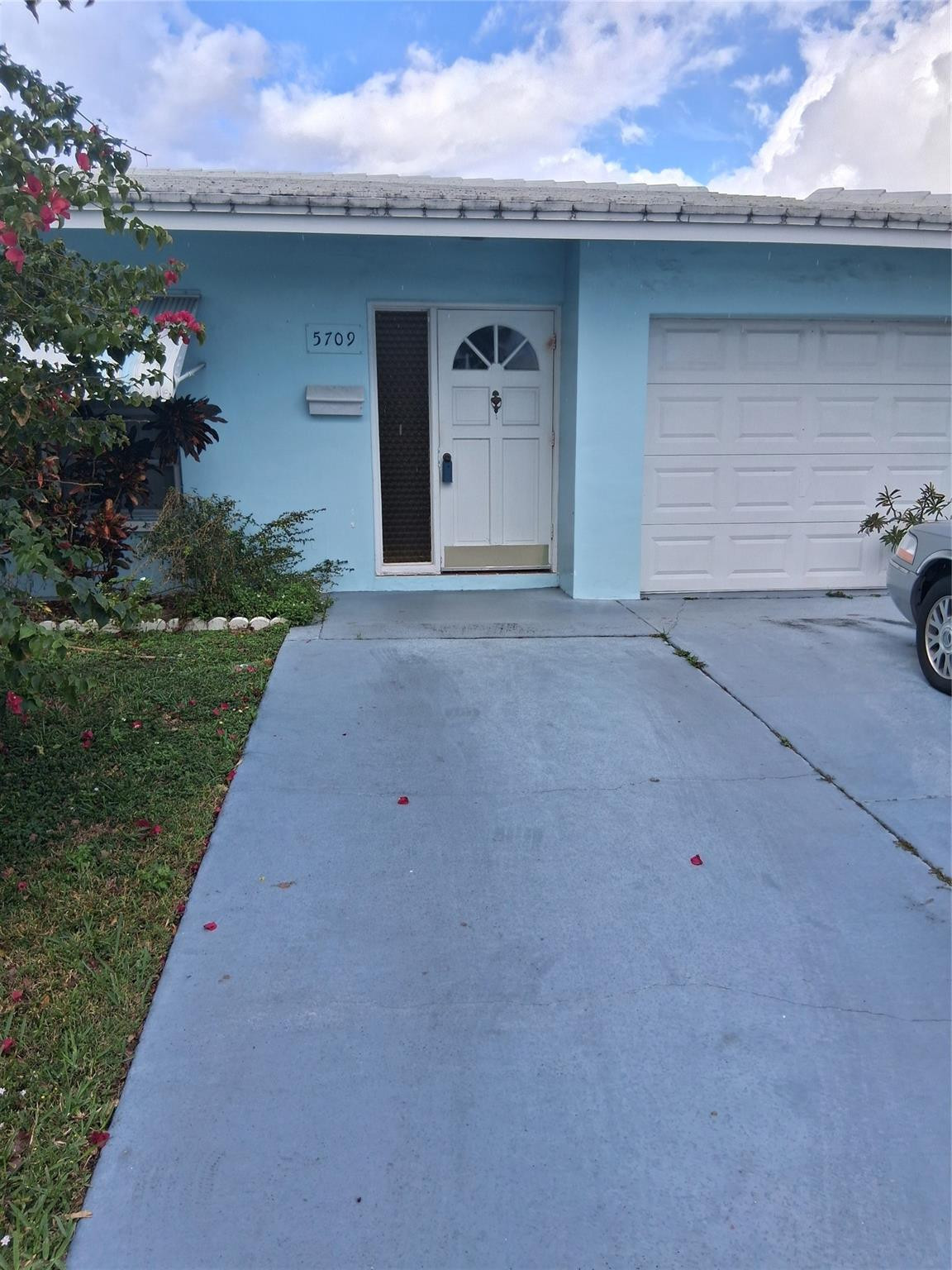 5709 NW 87th Ave - 5709 NW 87th Ave, Tamarac, FL 33321 Luxury Property | Jose Angel Pina