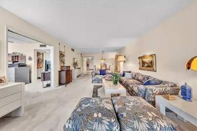 545 Oaks Lane #403, Pompano Beach, FL 33069 - Photo 11