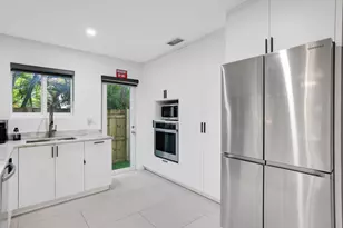 1124 NE 2nd Ave, Fort Lauderdale, FL 33304 - Photo 9