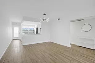 4301 Martinique Cir, Pompano Beach, FL 33066 - Photo 7