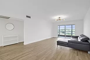 4301 Martinique Cir, Coconut Creek, FL 33066 - Photo 9