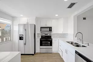 4301 Martinique Cir, Pompano Beach, FL 33066 - Photo 5