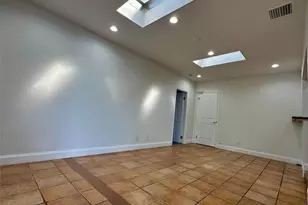 2001 NE 27th Ct, Pompano Beach, FL 33064 - Photo 15