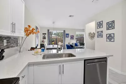 6585 N Anise Court, Davie, FL 33314 - Photo 9