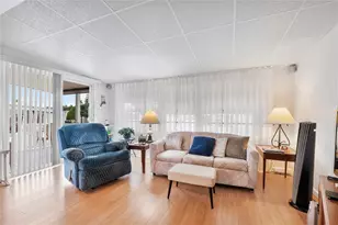 8557 SW 15th Ct, Davie, FL 33324 - Photo 9