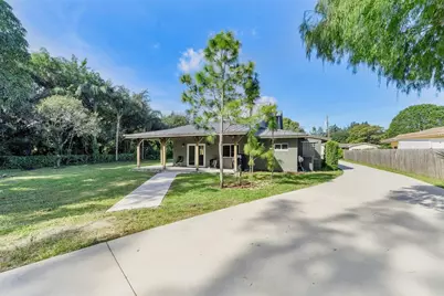 400 Farmington Drive, Plantation, FL 33317 - Photo 17
