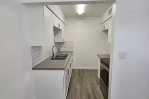 1401 NE 17th Ct, Fort Lauderdale, FL 33305 - Photo 3