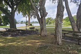 21511 NW 3rd St, Hollywood, FL 33029 - Photo 25