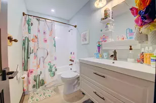 18111 NW 68th Ave, Hialeah, FL 33015 - Photo 19