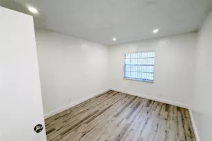 2710 Riverside Dr, Coral Springs, FL 33065 - Photo 27