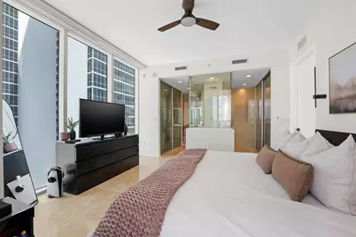 1040 Biscayne Boulevard #3906, Miami, FL 33132 - Photo 11