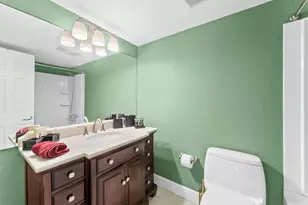 700 Kensington Pl, Wilton Manors, FL 33305 - Photo 31