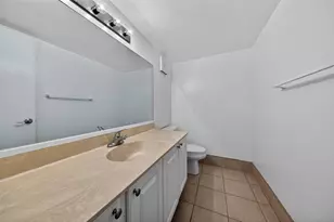 711 N Pine Island Rd, Plantation, FL 33324 - Photo 17