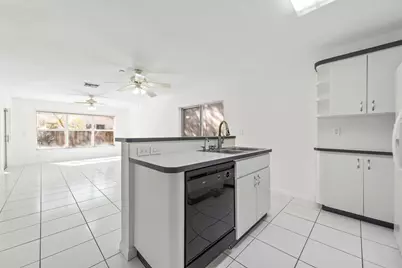 10320 NW 10th Court, Plantation, FL 33322 - Photo 13