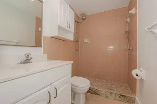 1333 E Hallandale Beach Blvd, Hallandale Beach, FL 33009 - Photo 25