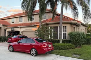 32 Monterey Pointe Dr, Palm Beach Gardens, FL 33418 - Photo 1