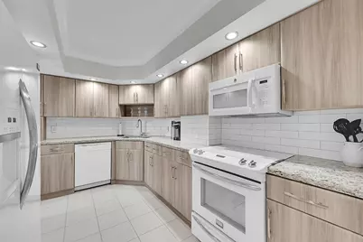 111 N Pompano Beach Boulevard #PH3, Pompano Beach, FL 33062 - Photo 15