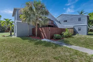 27 Crossings Cir, Boynton Beach, FL 33435 - Photo 1