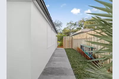 1951 NE 28th Court, Pompano Beach, FL 33064 - Photo 23