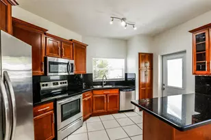 20742 NW 3rd Ct, Pembroke Pines, FL 33029 - Photo 7