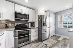 535 Oaks Dr, Pompano Beach, FL 33069 - Photo 3