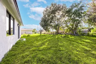 1605 N 23rd St, Fort Pierce, FL 34950 - Photo 9